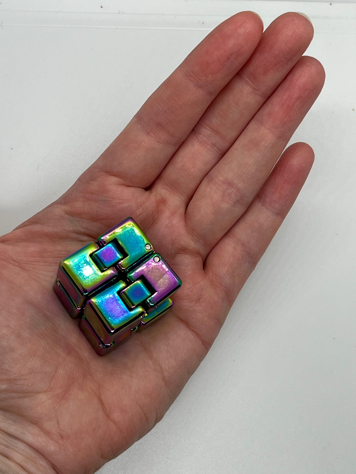 Mini infinity cube in window tin